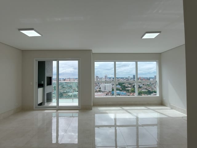 Apartamento com 188m² 3 quartos e 2 banheiros, à venda, no bairro Uvaranas em Ponta Grossa