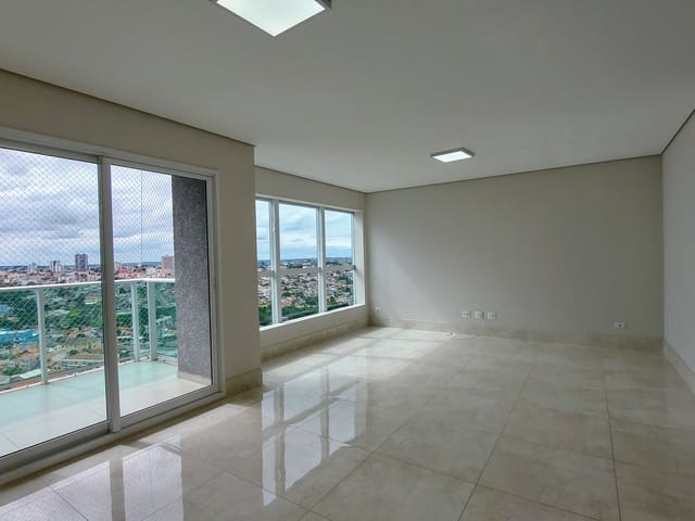 Apartamento com 188m² 3 quartos e 2 banheiros, à venda, no bairro Uvaranas em Ponta Grossa