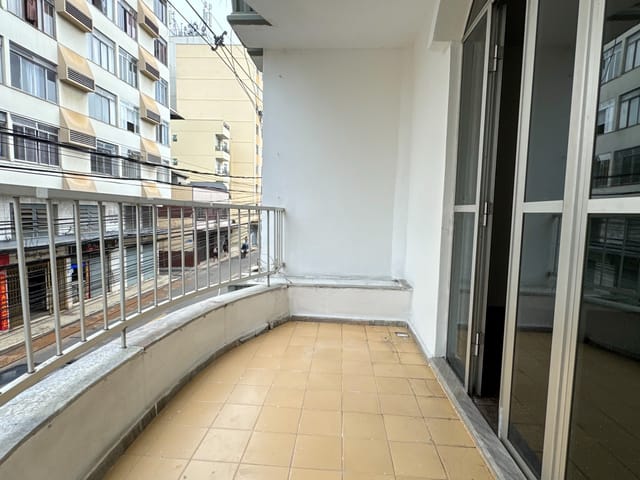 Apartamento 3 quartos e 2 banheiros, à venda, no bairro São Mateus em Juiz de Fora