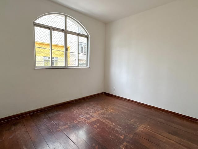 Apartamento 3 quartos e 2 banheiros, à venda, no bairro São Mateus em Juiz de Fora