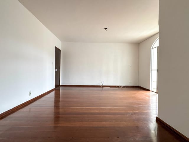 Apartamento 3 quartos e 2 banheiros, à venda, no bairro São Mateus em Juiz de Fora