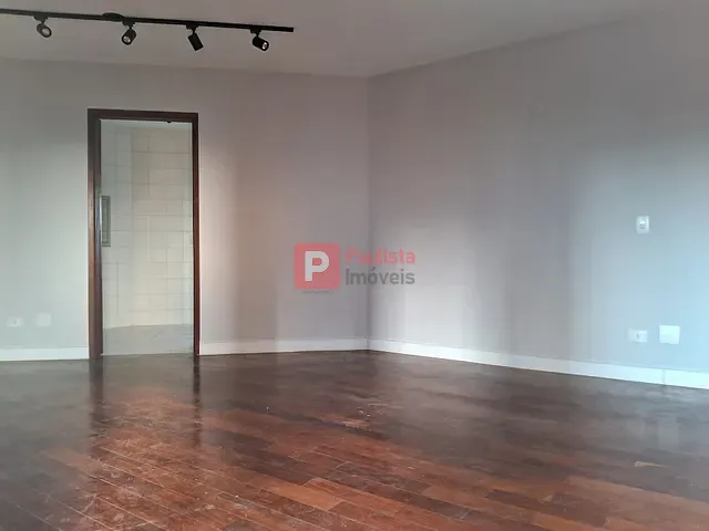 Apartamento com 200m² 4 quartos e 5 banheiros, à venda ou para alugar, no bairro Campo Belo em São Paulo