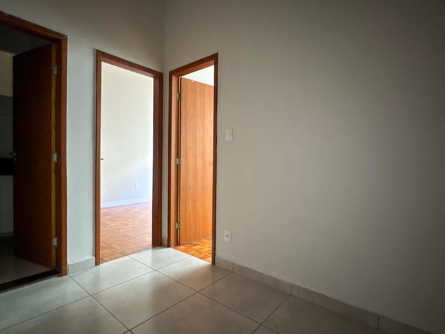 Apartamento 2 quartos e 1 banheiro, para alugar, no bairro Centro em Juiz de Fora