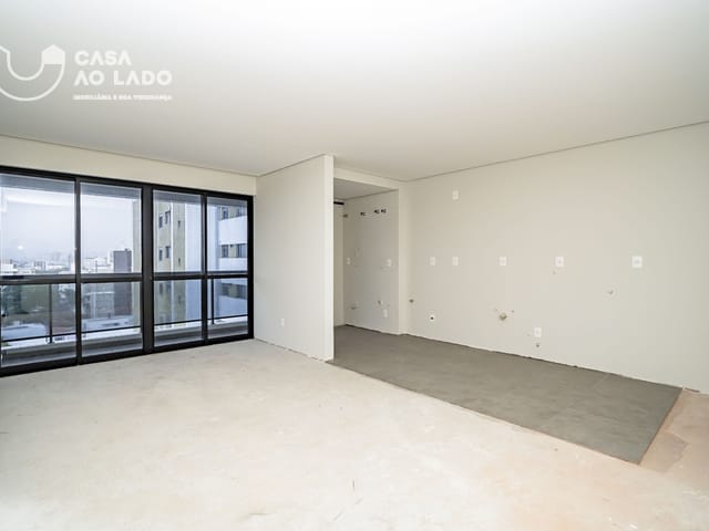 Apartamento 2 quartos e 2 banheiros, à venda, no bairro Cristo Rei em Curitiba