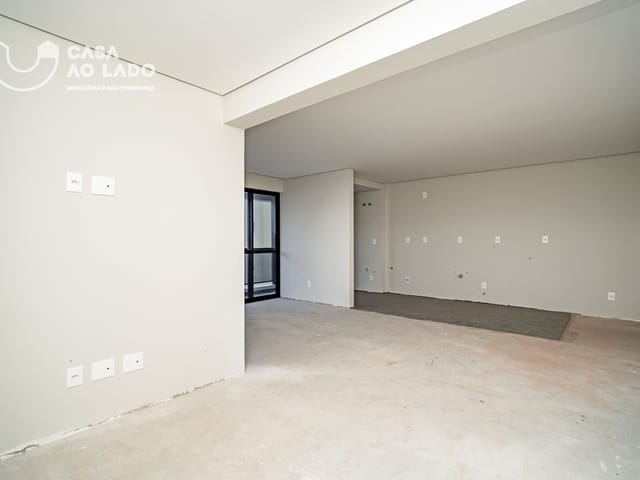 Apartamento 2 quartos e 2 banheiros, à venda, no bairro Cristo Rei em Curitiba