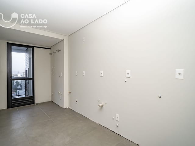 Apartamento 2 quartos e 2 banheiros, à venda, no bairro Cristo Rei em Curitiba