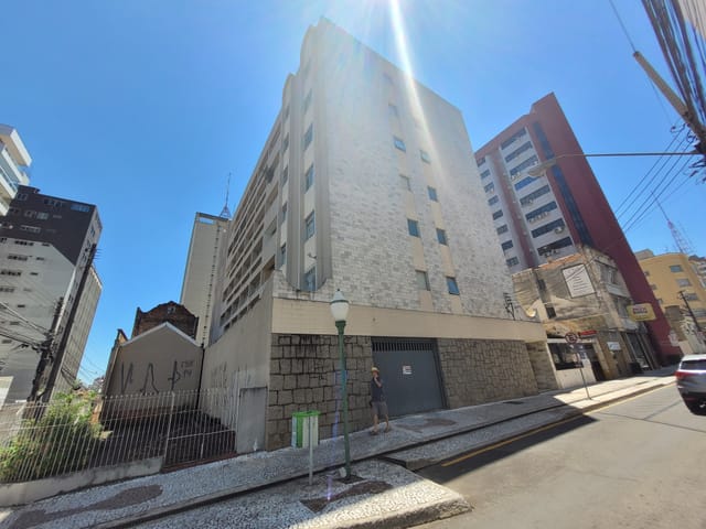 Apartamento com 216m² 4 quartos e 3 banheiros, à venda, no bairro Centro em Ponta Grossa