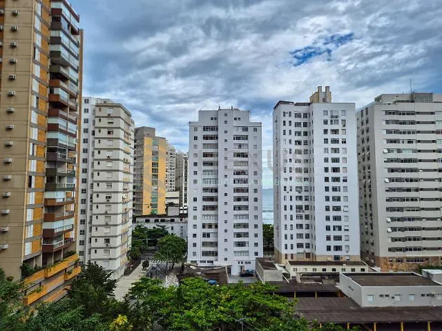 Apartamento com 360m² 4 quartos e 4 banheiros, à venda ou para alugar, no bairro Pitangueiras em Guarujá