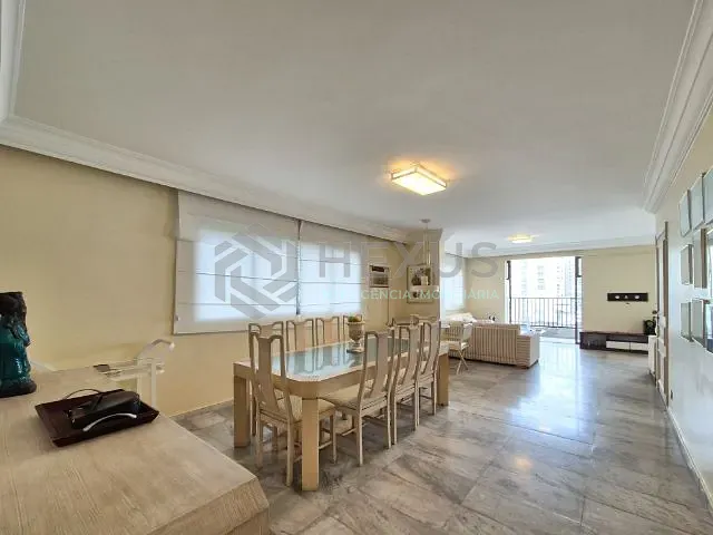 Apartamento com 360m² 4 quartos e 4 banheiros, à venda ou para alugar, no bairro Pitangueiras em Guarujá