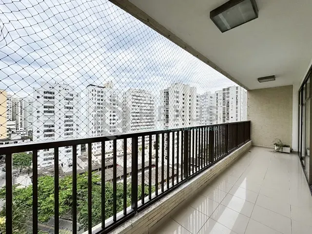 Apartamento 4 quartos e 5 banheiros, à venda, no bairro Pitangueiras em Guarujá