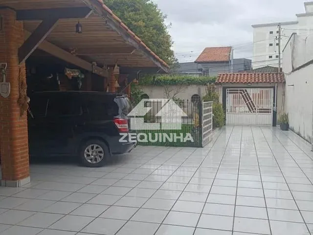 Casa com 350m² 4 quartos e 3 banheiros, à venda, no bairro Vl Yara em Osasco