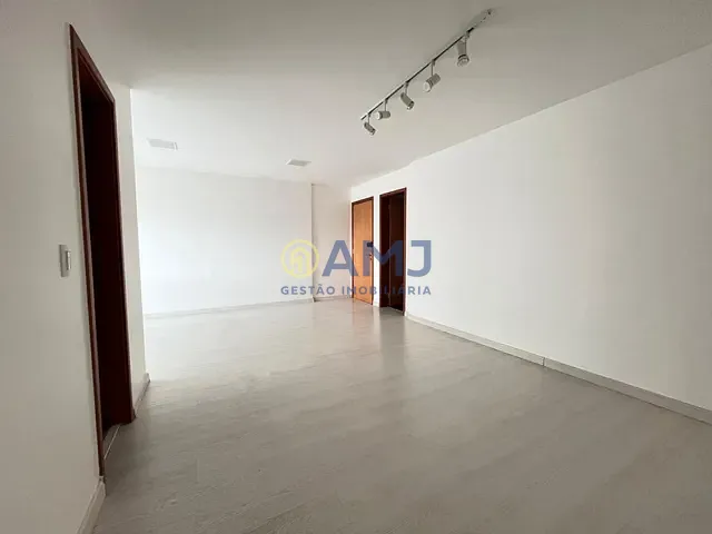 Apartamento 3 quartos e 2 banheiros, à venda ou para alugar, no bairro Setor Bueno em Goiânia