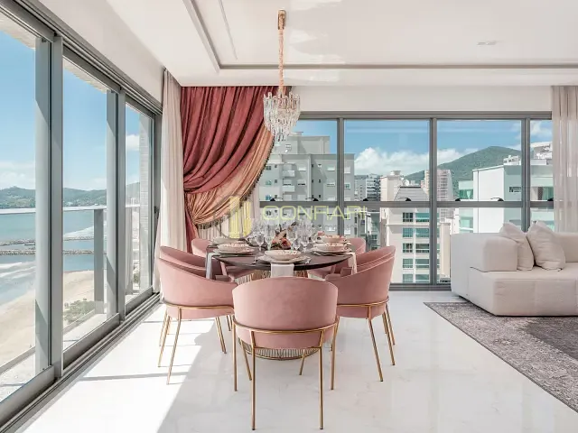 Apartamento com 307m² 4 quartos e 5 banheiros, à venda, no bairro Meia Praia em Itapema
