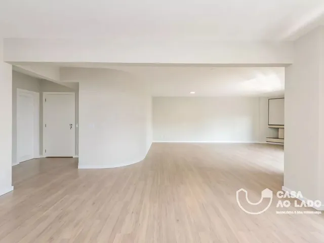 Apartamento 3 quartos e 5 banheiros, à venda, no bairro Batel em Curitiba