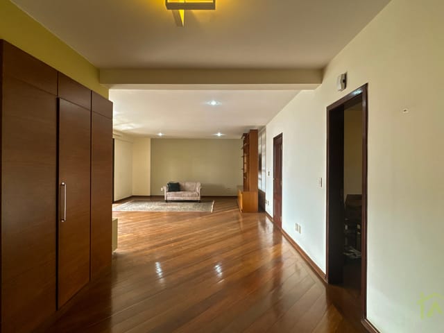 Apartamento 4 quartos e 5 banheiros, à venda, no bairro Bom Pastor em Juiz de Fora