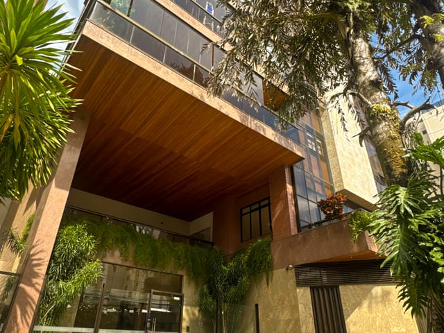 Apartamento 4 quartos e 5 banheiros, à venda, no bairro Bom Pastor em Juiz de Fora