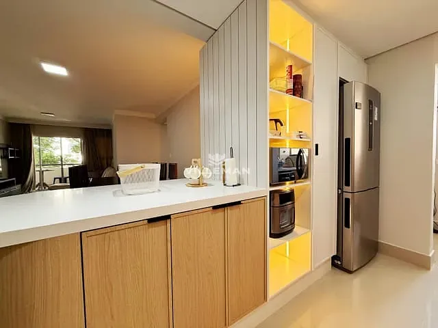 Apartamento 2 quartos e 2 banheiros, à venda, no bairro Zona 07 em Maringá