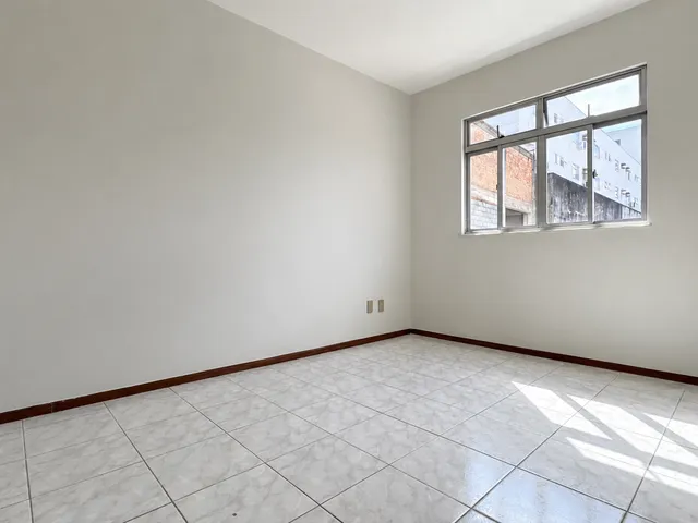 Apartamento 2 quartos e 1 banheiro, para alugar, no bairro Morro da Glória em Juiz de Fora