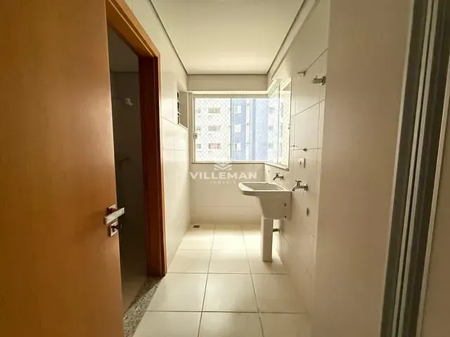 Apartamento 4 quartos e 3 banheiros, à venda, no bairro Zona 07 em Maringá