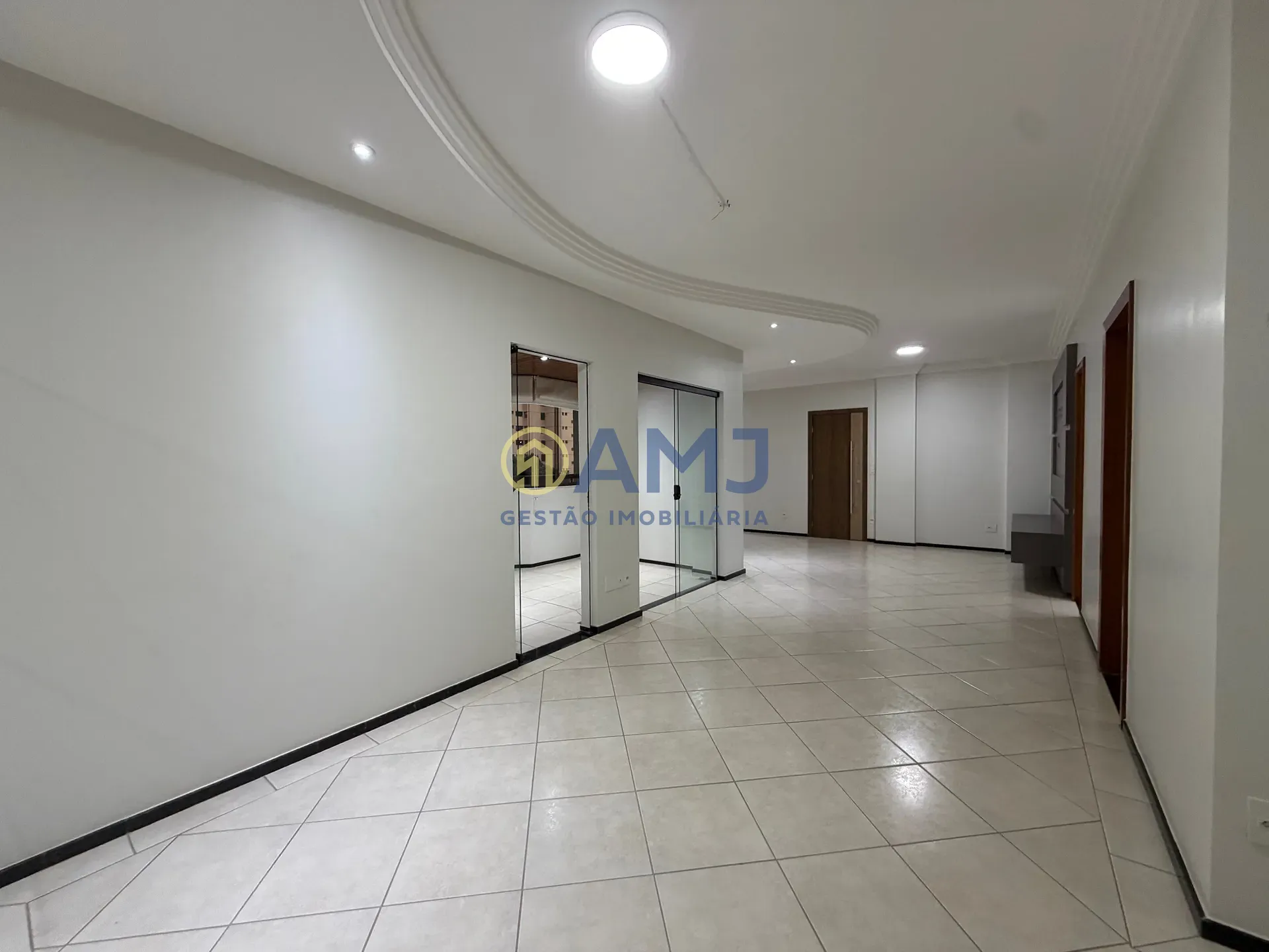 Apartamento, 4 quartos, 140 m² - Foto 1