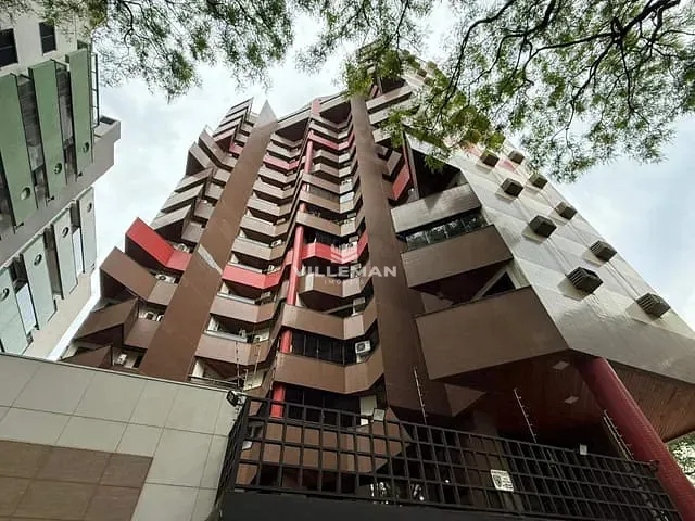 Apartamento com 216m² 3 quartos e 3 banheiros, à venda, no bairro Zona 07 em Maringá