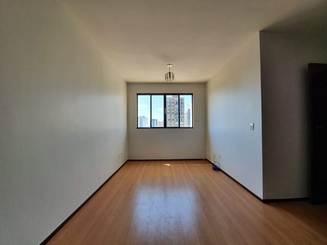 Foto do Apartamento - Apartamento à venda no Edifício Luis XV, 3 quartos sendo 1 suíte, 75m, andar alto, 15min a pé da Catedral, 5 min a pé do Mercado Musamar - Centro, Londrina, PR | Guepardo Imob