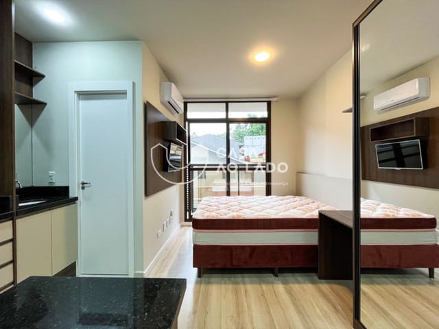 Apartamento 1 quarto e 1 banheiro, para alugar, no bairro Ecoville em Curitiba