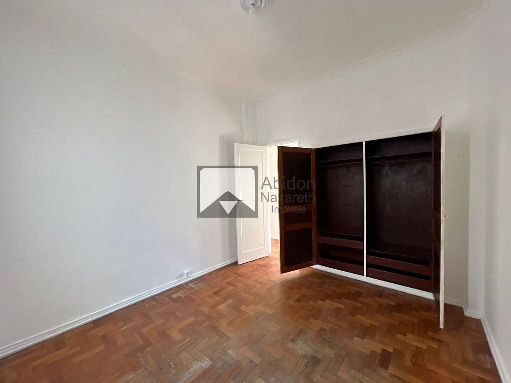 Apartamento à venda com 3 quartos, 100m² - Foto 2
