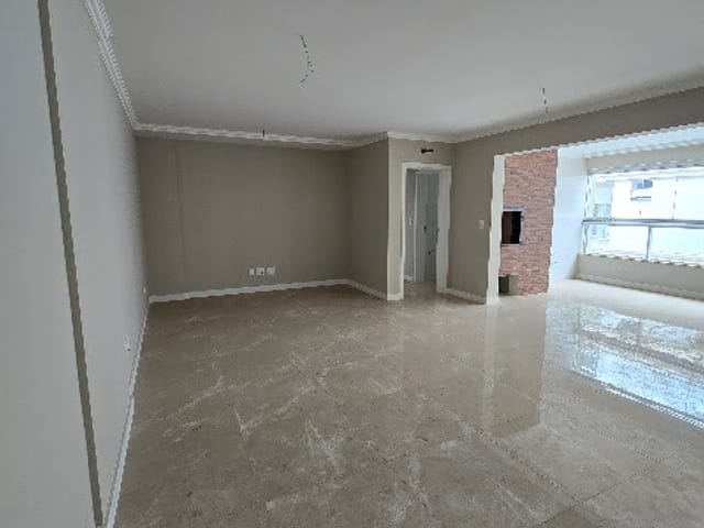 Apartamento com 262m² 3 quartos e 2 banheiros, à venda, no bairro Uvaranas em Ponta Grossa