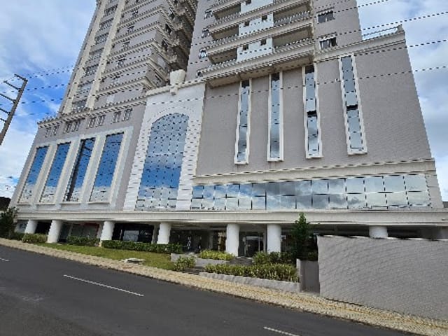 Apartamento com 262m² 3 quartos e 2 banheiros, à venda, no bairro Uvaranas em Ponta Grossa