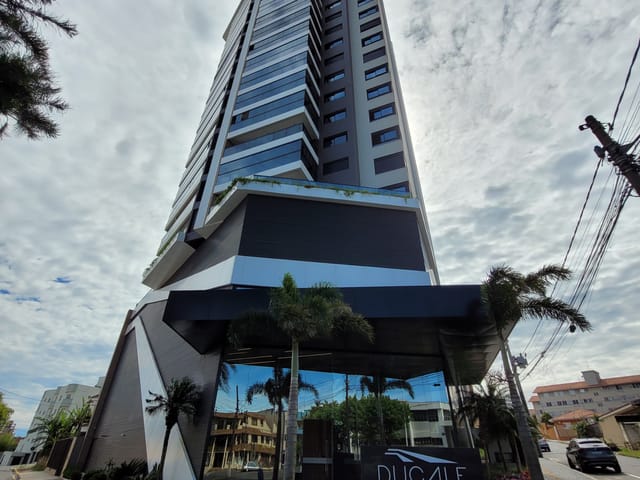 Apartamento com 232m² 3 quartos e 3 banheiros, à venda, no bairro Orfãs em Ponta Grossa