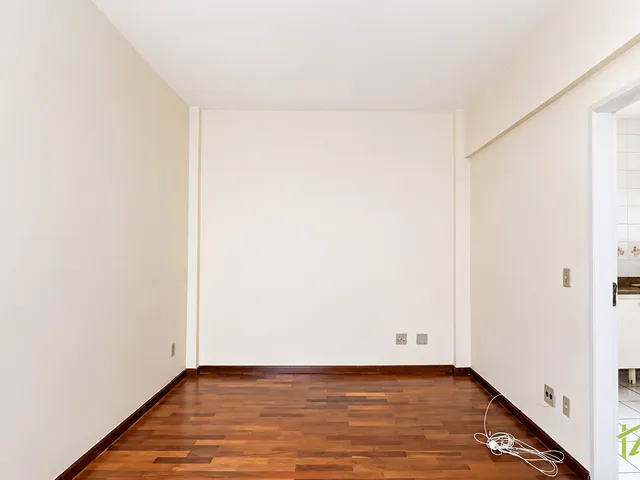 Apartamento 3 quartos e 1 banheiro, para alugar, no bairro São Mateus em Juiz de Fora