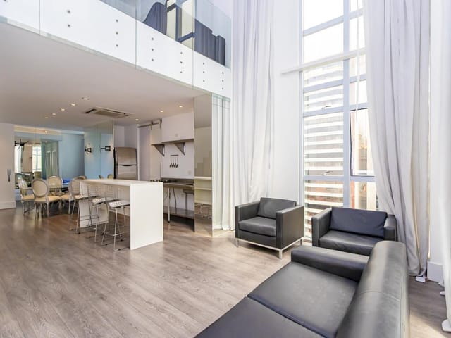 Apartamento 2 quartos e 2 banheiros, para alugar, no bairro Batel em Curitiba