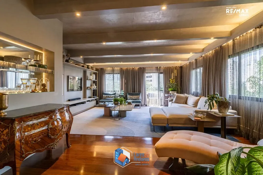 Apartamento, 3 quartos, 239 m² - Foto 1