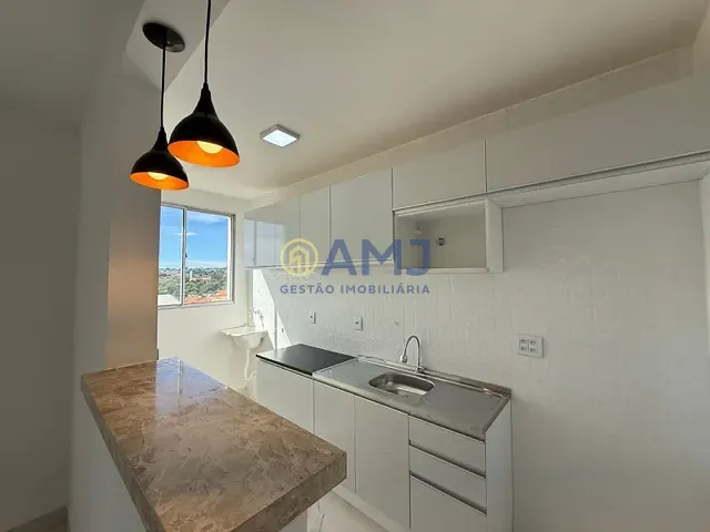 Apartamento 2 quartos e 1 banheiro, à venda, no bairro Setor Negrão de Lima em Goiânia