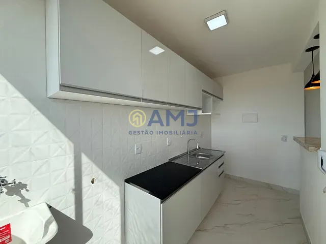 Apartamento 2 quartos e 1 banheiro, à venda, no bairro Setor Negrão de Lima em Goiânia