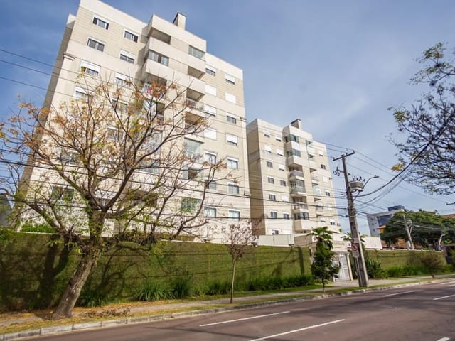 Apartamento 2 quartos e 2 banheiros, para alugar, no bairro Rebouças em Curitiba