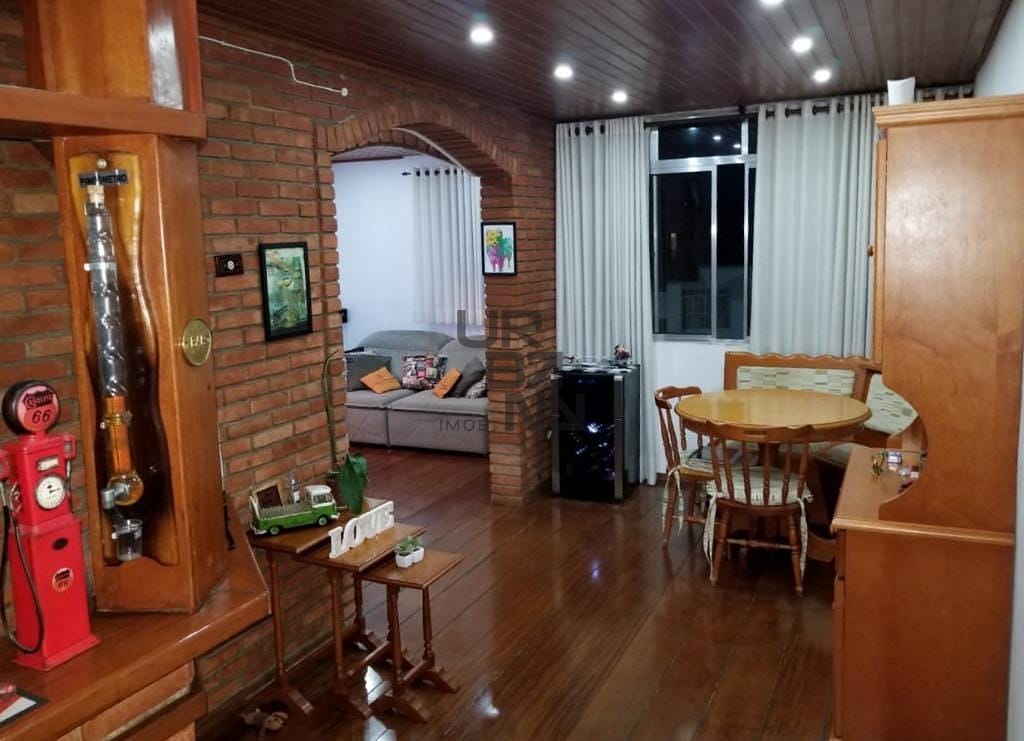 Apartamento à venda com 2 quartos, 68m² - Foto 1