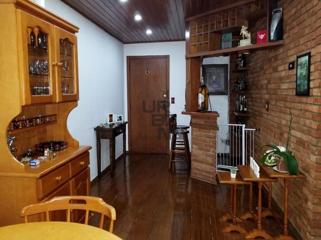 Apartamento à venda com 2 quartos, 68m² - Foto 2