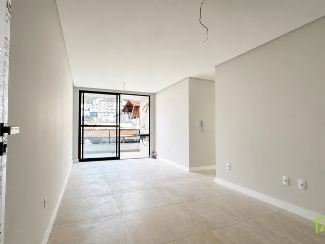 Apartamento 2 quartos e 2 banheiros, à venda, no bairro Vale do Ipê em Juiz de Fora