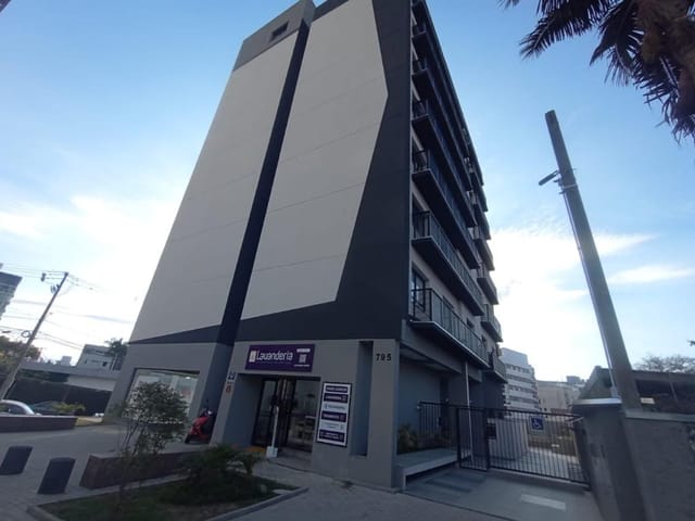 Apartamento 1 quarto e 1 banheiro, para alugar, no bairro Cristo Rei em Curitiba