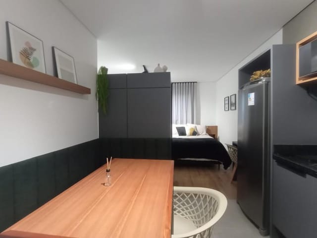 Apartamento 1 quarto e 1 banheiro, para alugar, no bairro Cristo Rei em Curitiba