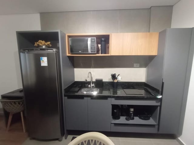Apartamento 1 quarto e 1 banheiro, para alugar, no bairro Cristo Rei em Curitiba