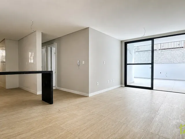 Apartamento 2 quartos e 2 banheiros, à venda, no bairro Vale do Ipê em Juiz de Fora
