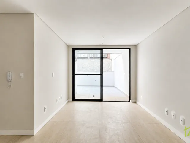 Apartamento 2 quartos e 2 banheiros, à venda, no bairro Vale do Ipê em Juiz de Fora