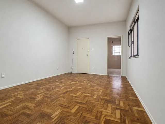 Apartamento 3 quartos e 2 banheiros, para alugar, no bairro Centro em Juiz de Fora