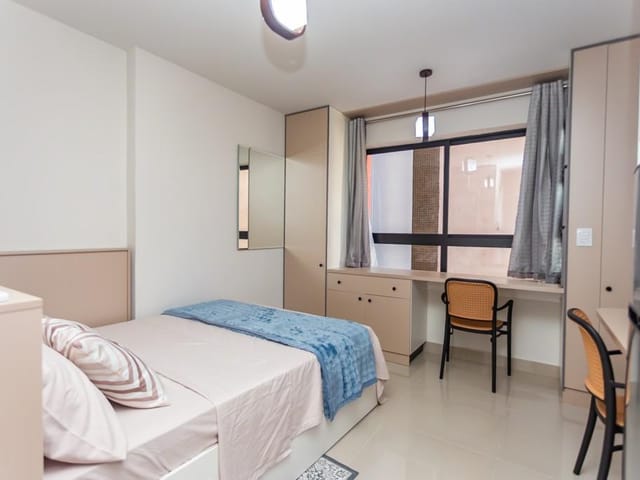 Apartamento 1 quarto e 1 banheiro, para alugar, no bairro Centro em Curitiba