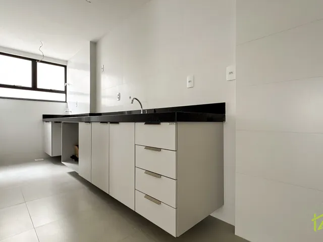 Apartamento 2 quartos e 1 banheiro, à venda, no bairro Centro em Juiz de Fora