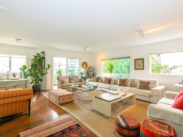 Foto do Apartamento - Apartamento tipo para venda em Moema com 3 quartos, sendo 3 suítes, 209m² | Lares e Andares Imóveis