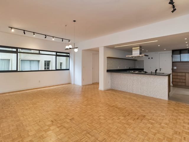 Foto do Apartamento - Apartamento tipo para venda em Cerqueira César com 3 quartos, sendo 1 suíte, 220m² | Lares e Andares Imóveis
